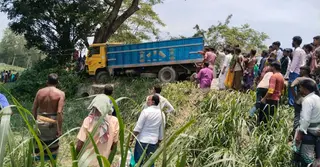 সাটুরিয়ায় মোটরসাইকেলে ট্রাকের ধাক্কা, নিহত ৩